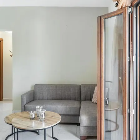 Apartament Akrogiali And