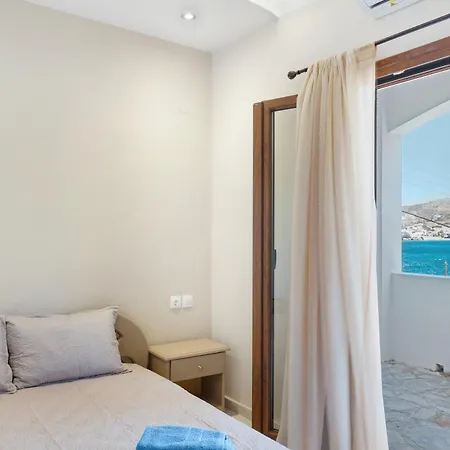 דירה Akrogiali And *